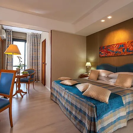 Quality Rouge Et Noir Szálloda 4*