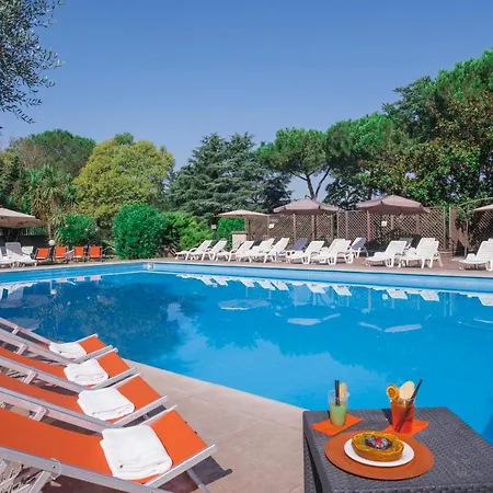 Quality Rouge Et Noir Szálloda 4*