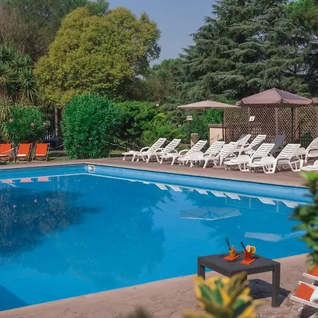 Quality Rouge Et Noir 4* Róma