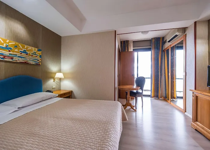 Quality Rouge Et Noir Szálloda