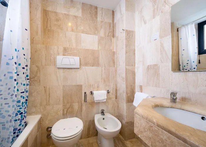 Quality Rouge Et Noir Szálloda 4*