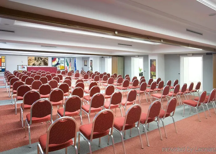 Quality Rouge Et Noir Róma