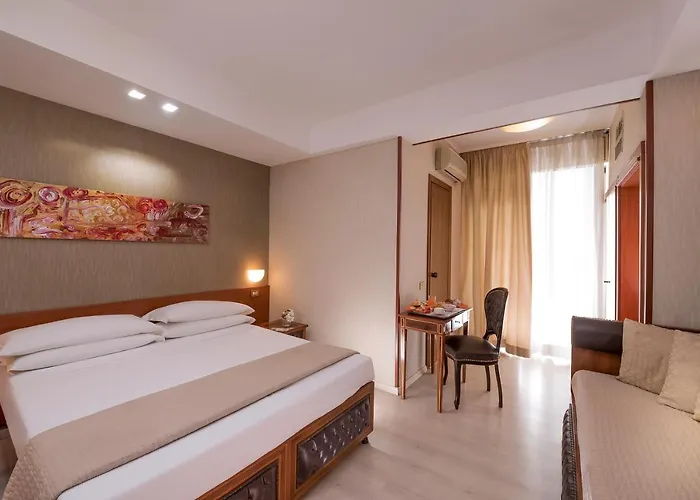 Quality Rouge Et Noir Szálloda 4*