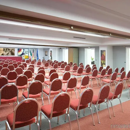 Quality Rouge Et Noir Řím